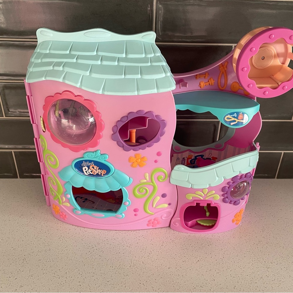 Littlest Pet Shop Tail Waggin FITTNESS Club Playhous
